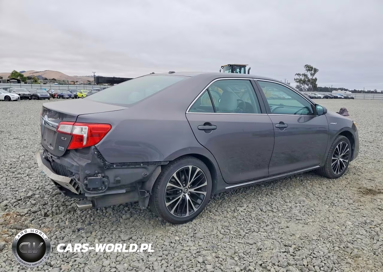 2013 Toyota Camry Hybrid VIN:4T1BD1FK6DU090874 - 3