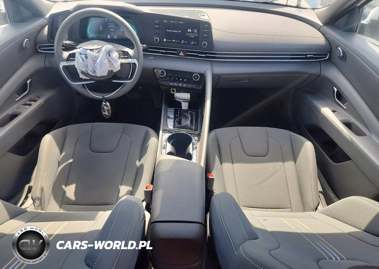 2026 Hyundai Elantra Hybrid Blue VIN:KMHLM4DJ9TU192071 - 8