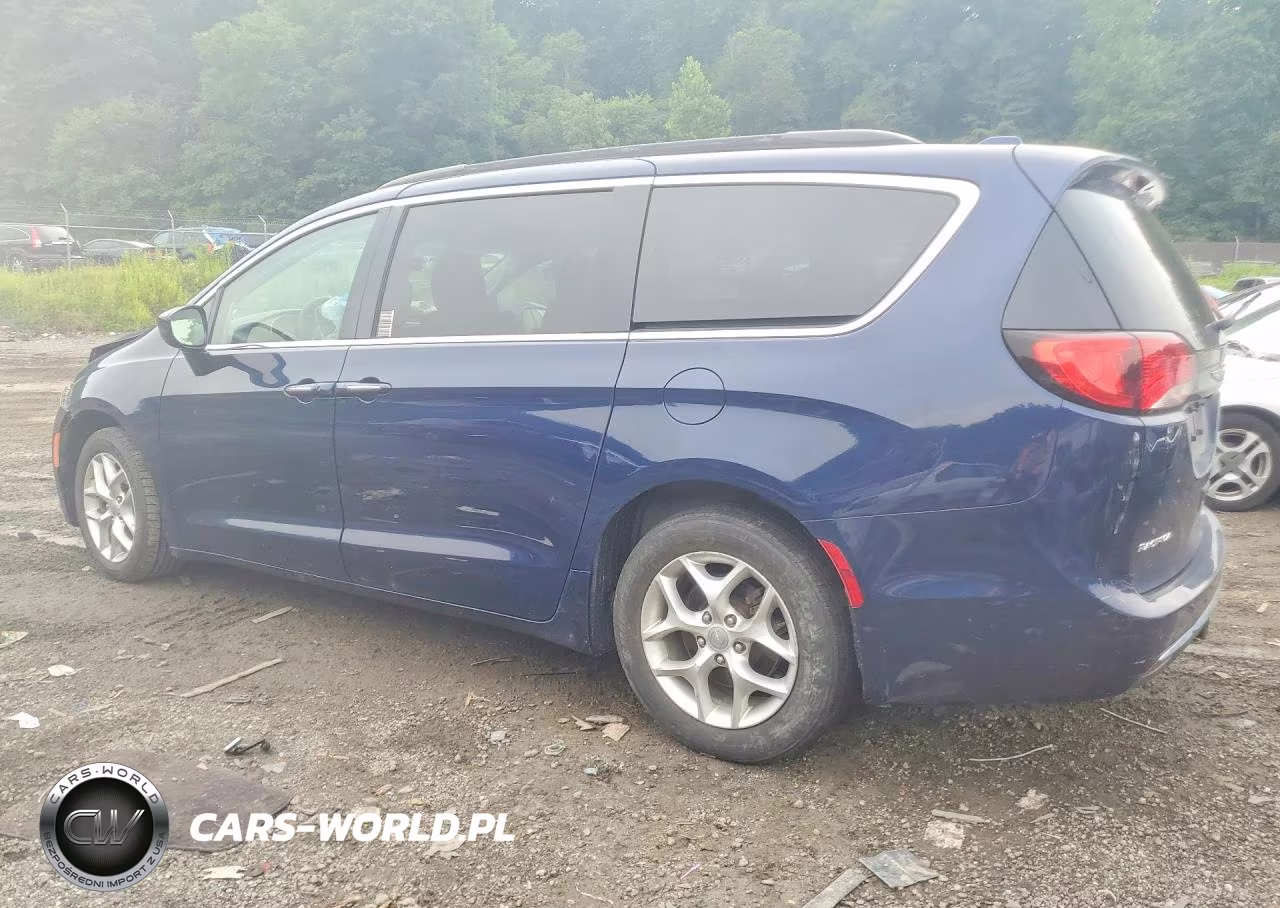 2018 Chrysler Pacifica Touring Plus VIN:2C4RC1FG0JR317874 - 2