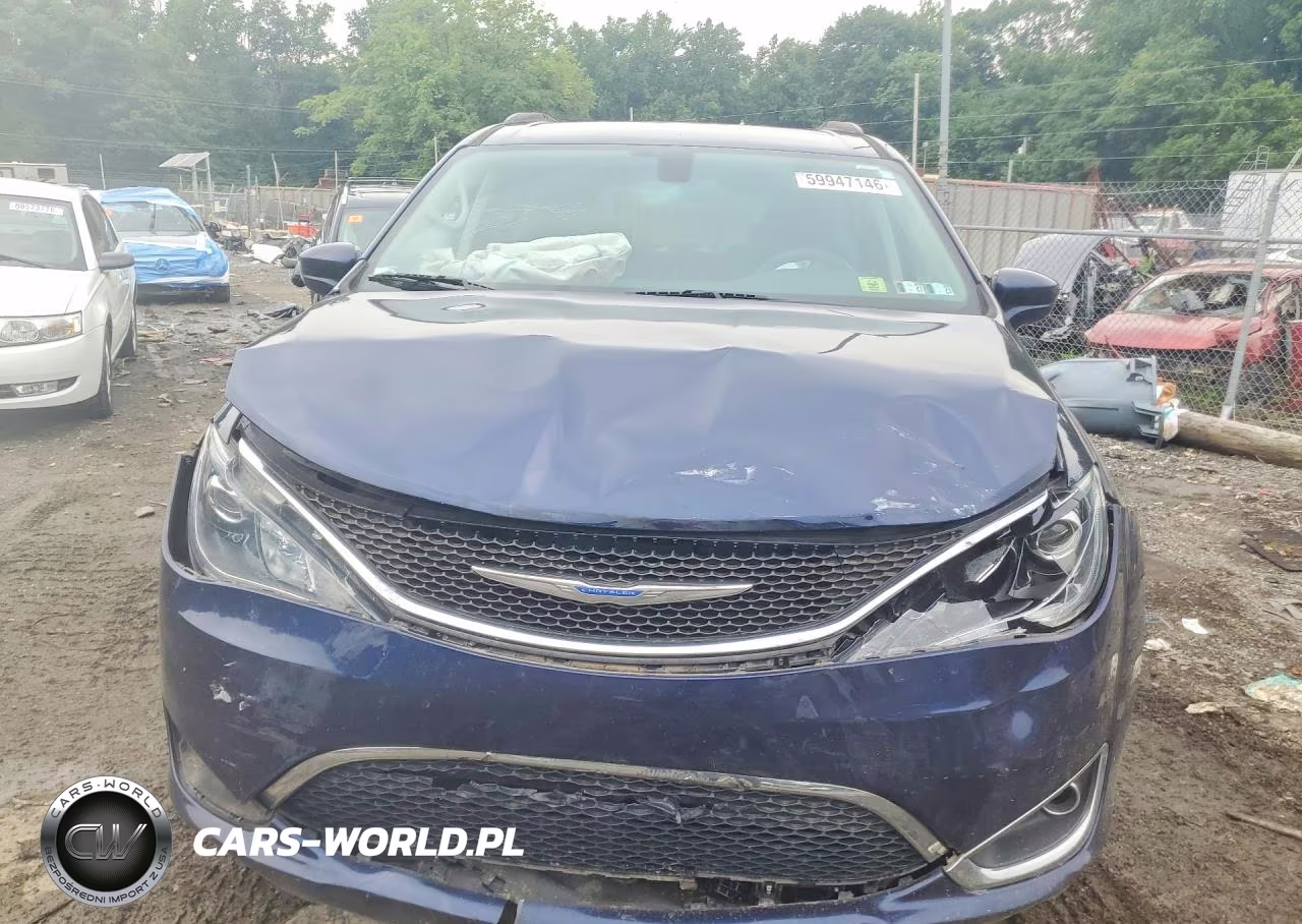 2018 Chrysler Pacifica Touring Plus VIN:2C4RC1FG0JR317874 - 5