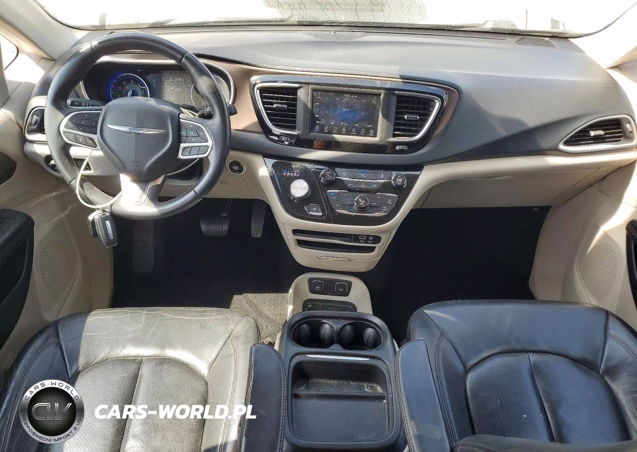 2018 Chrysler Pacifica Touring L VIN:2C4RC1BGXJR258645 - 8