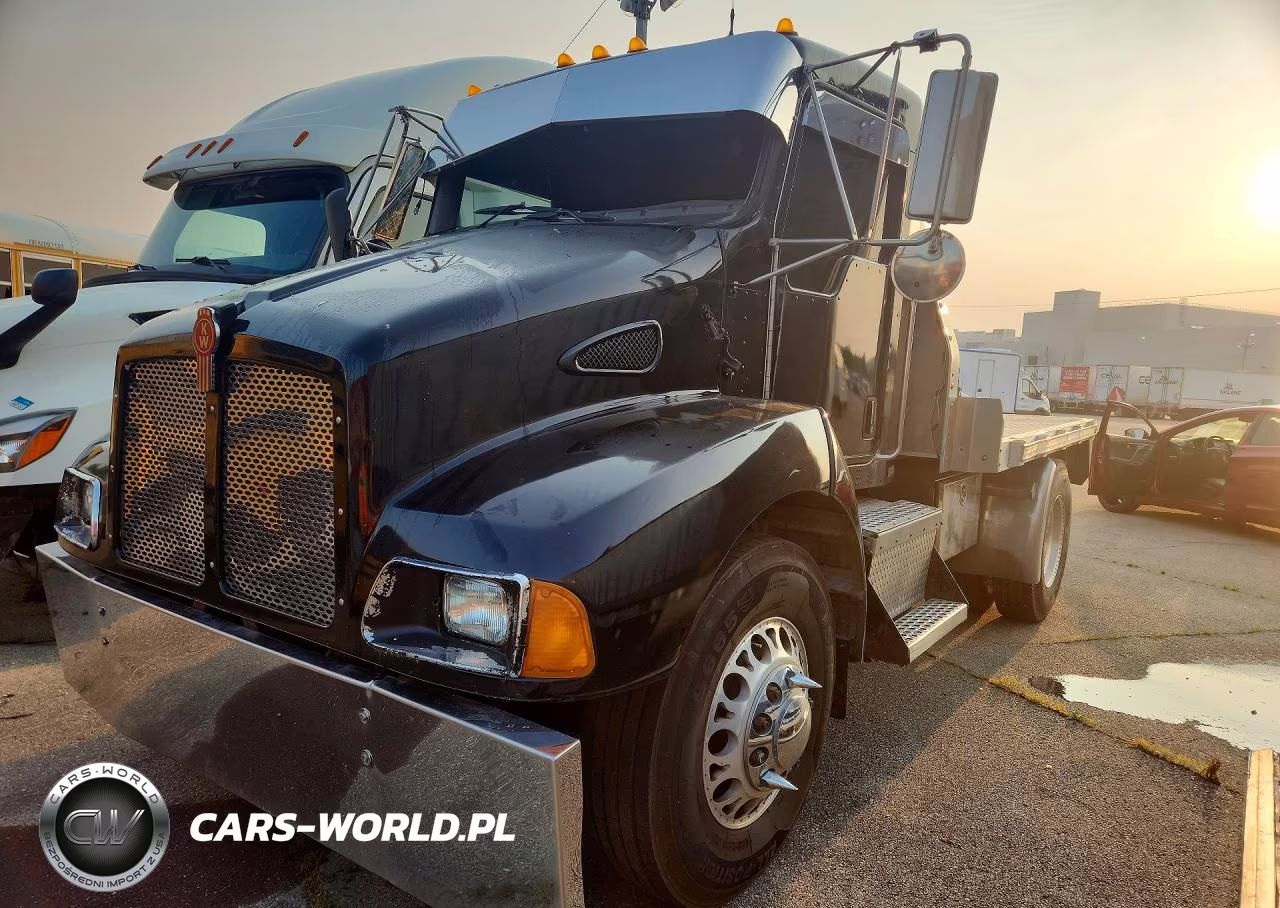 2004 Kenworth T300 Flatbed Truck