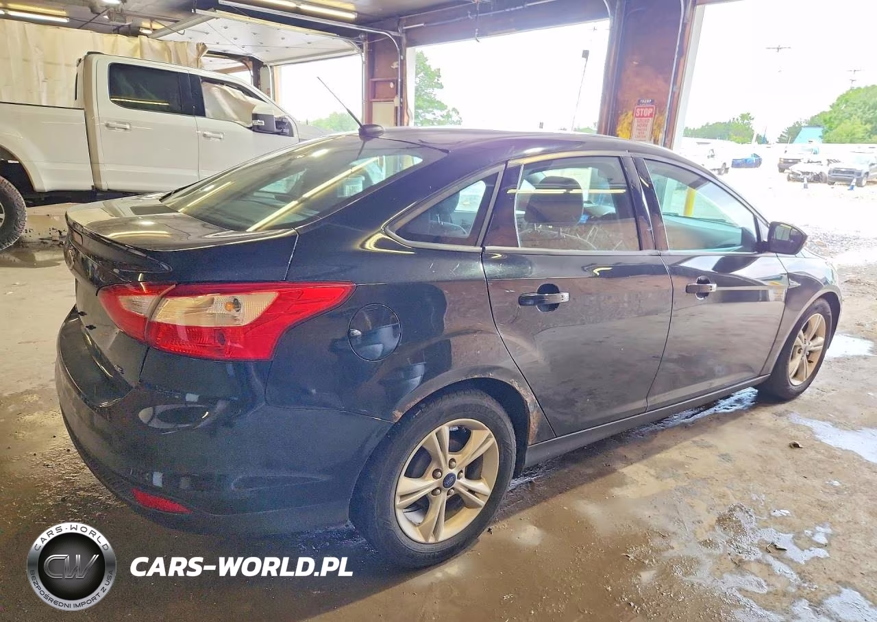 2014 Ford Focus Se VIN:1FADP3F27EL361146 - 3