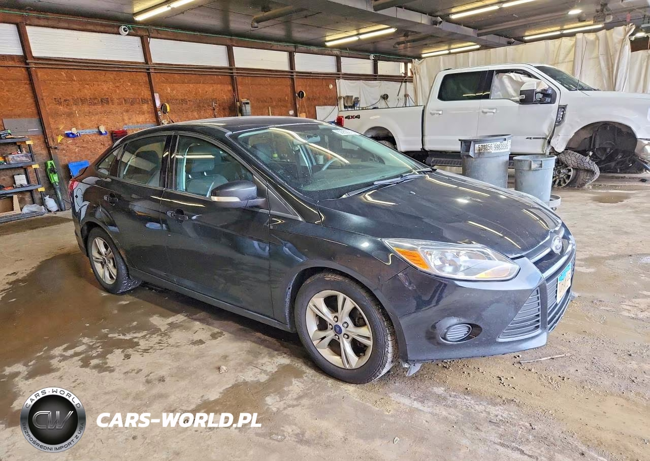 2014 Ford Focus Se VIN:1FADP3F27EL361146 - 4