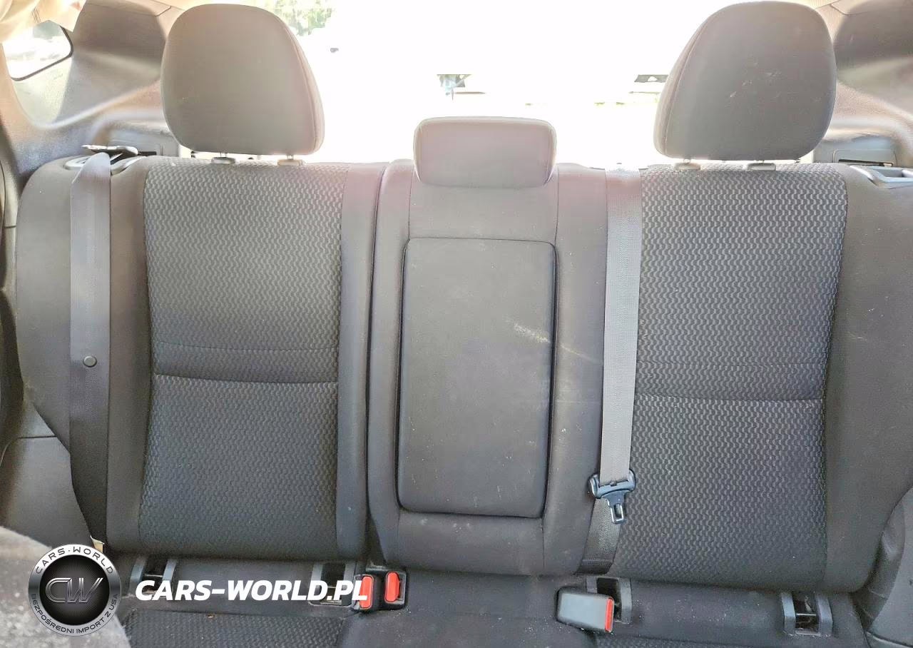 2018 Nissan Rogue Sport S VIN:JN1BJ1CR3JW263459 - 10