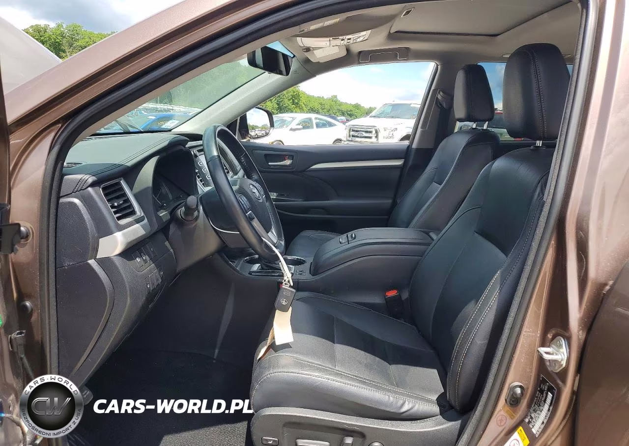 2018 Toyota Highlander Xle VIN:5TDJZRFH7JS843381 - 7