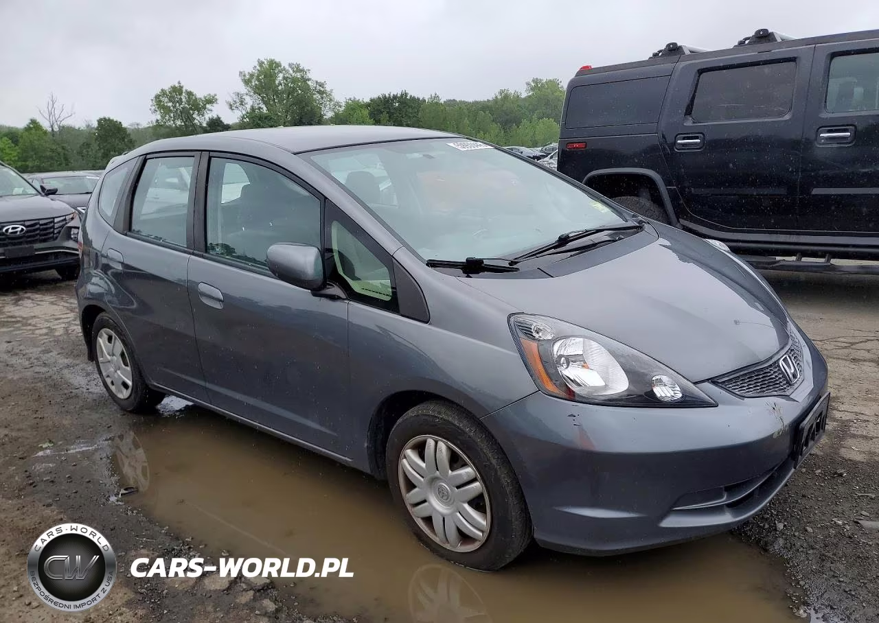 2013 Honda Fit VIN:JHMGE8H35DC006795 - 4