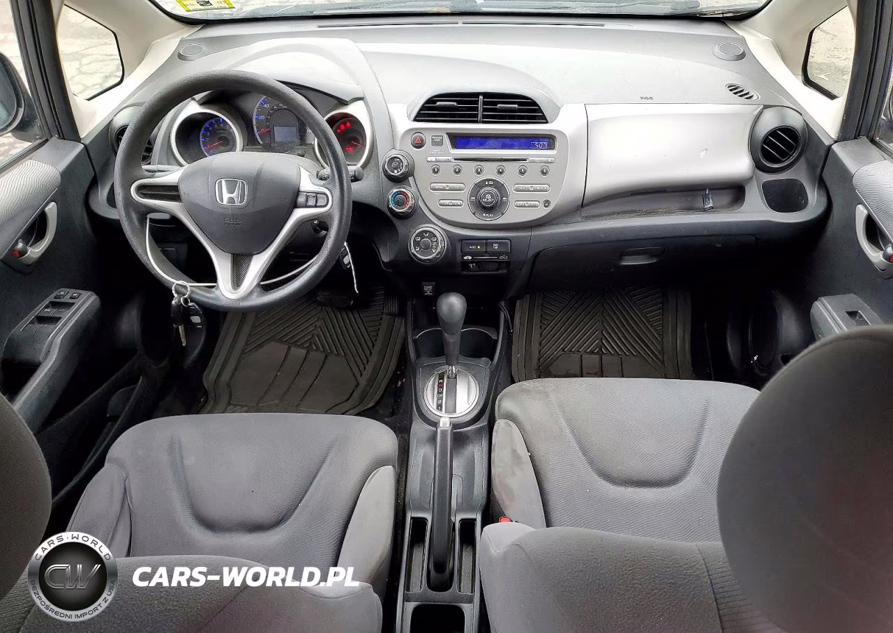 2013 Honda Fit VIN:JHMGE8H35DC006795 - 8