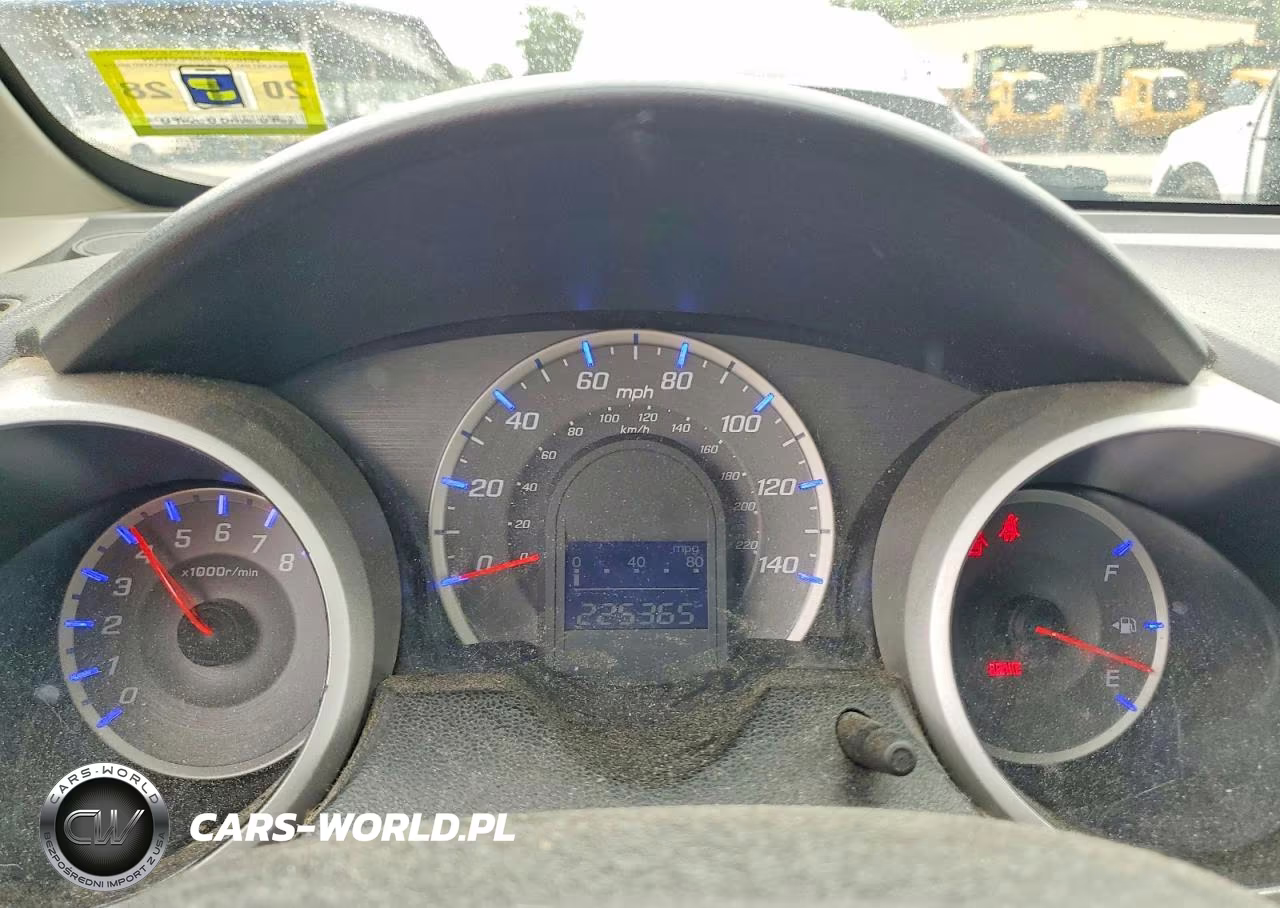 2013 Honda Fit VIN:JHMGE8H35DC006795 - 9
