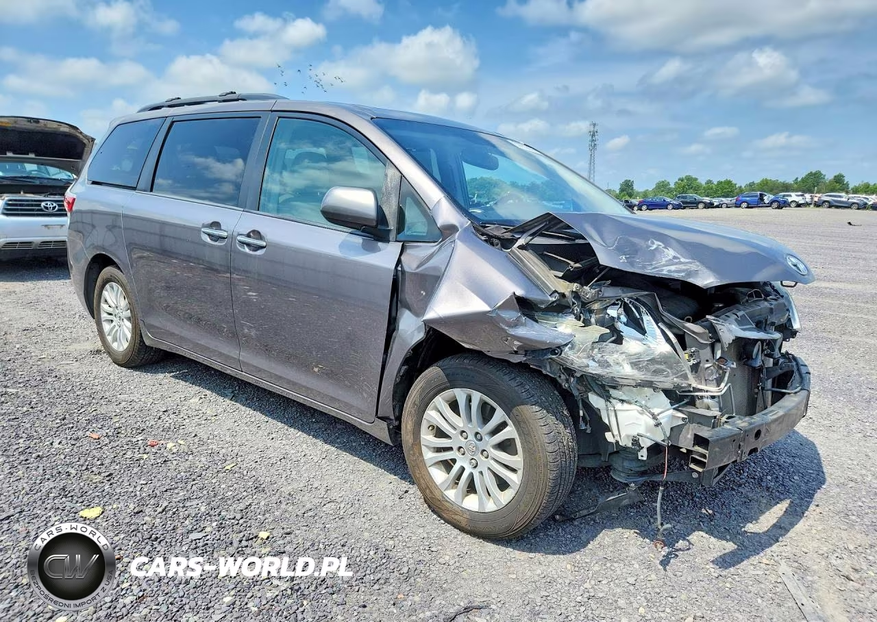 2016 Toyota Sienna Xle 8-Passenger VIN:5TDYK3DC0GS759788 - 4