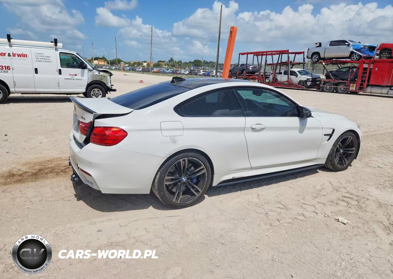 2015 BMW M4 VIN:WBS3R9C50FK333707 - 3