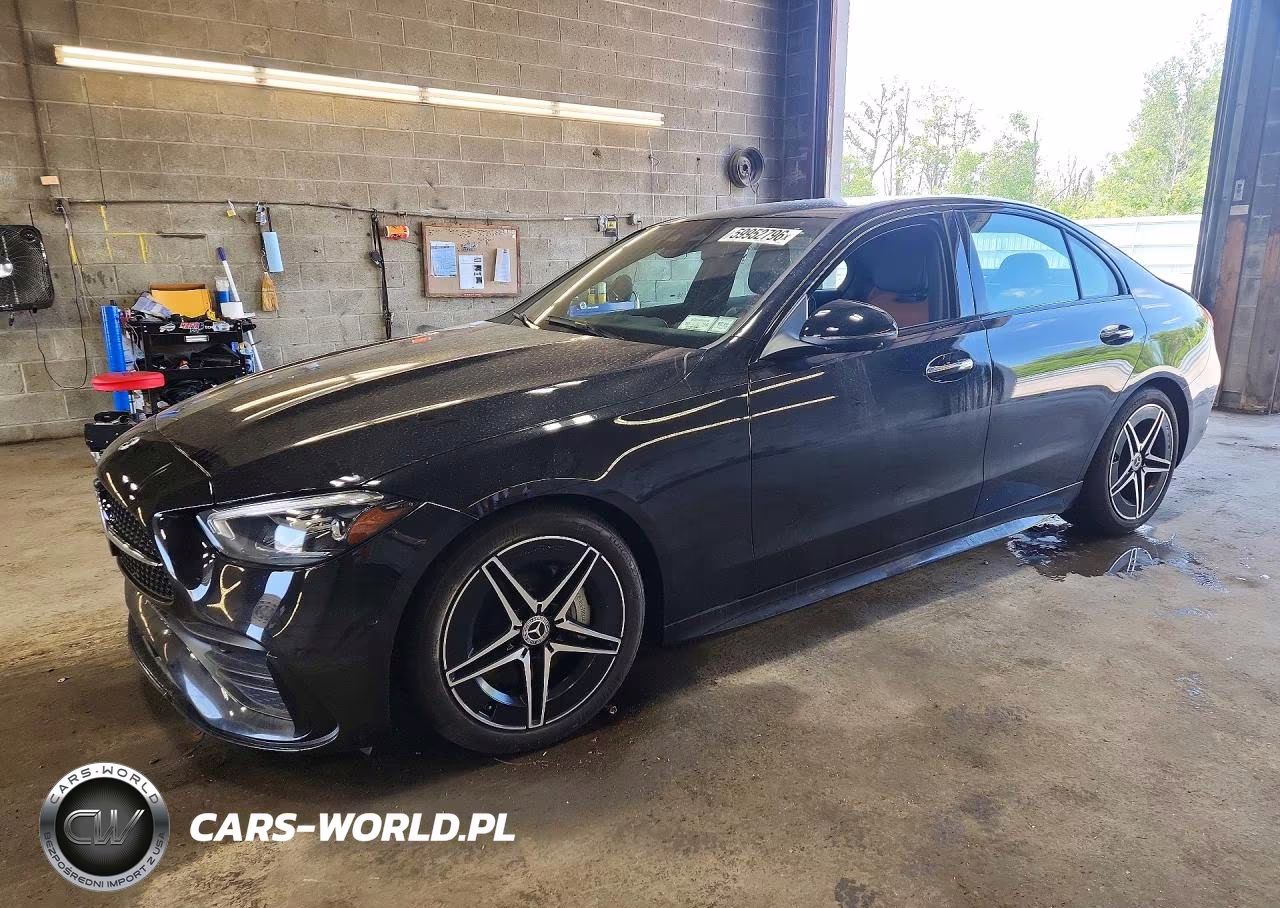 2022 Mercedes-Benz C 300 4Matic – zdjęcie 1 z 13