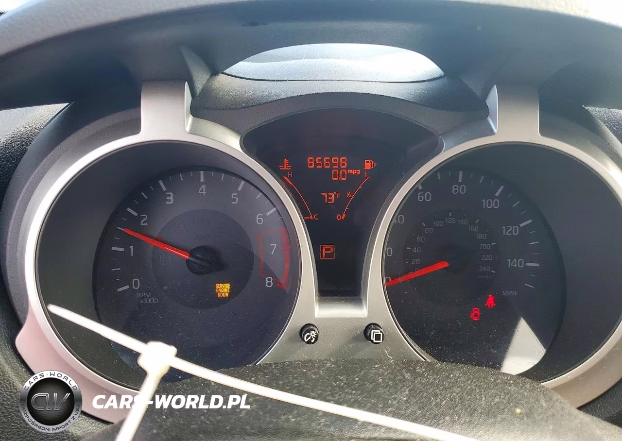 2015 Nissan Juke S VIN:JN8AF5MV6FT554094 - 9
