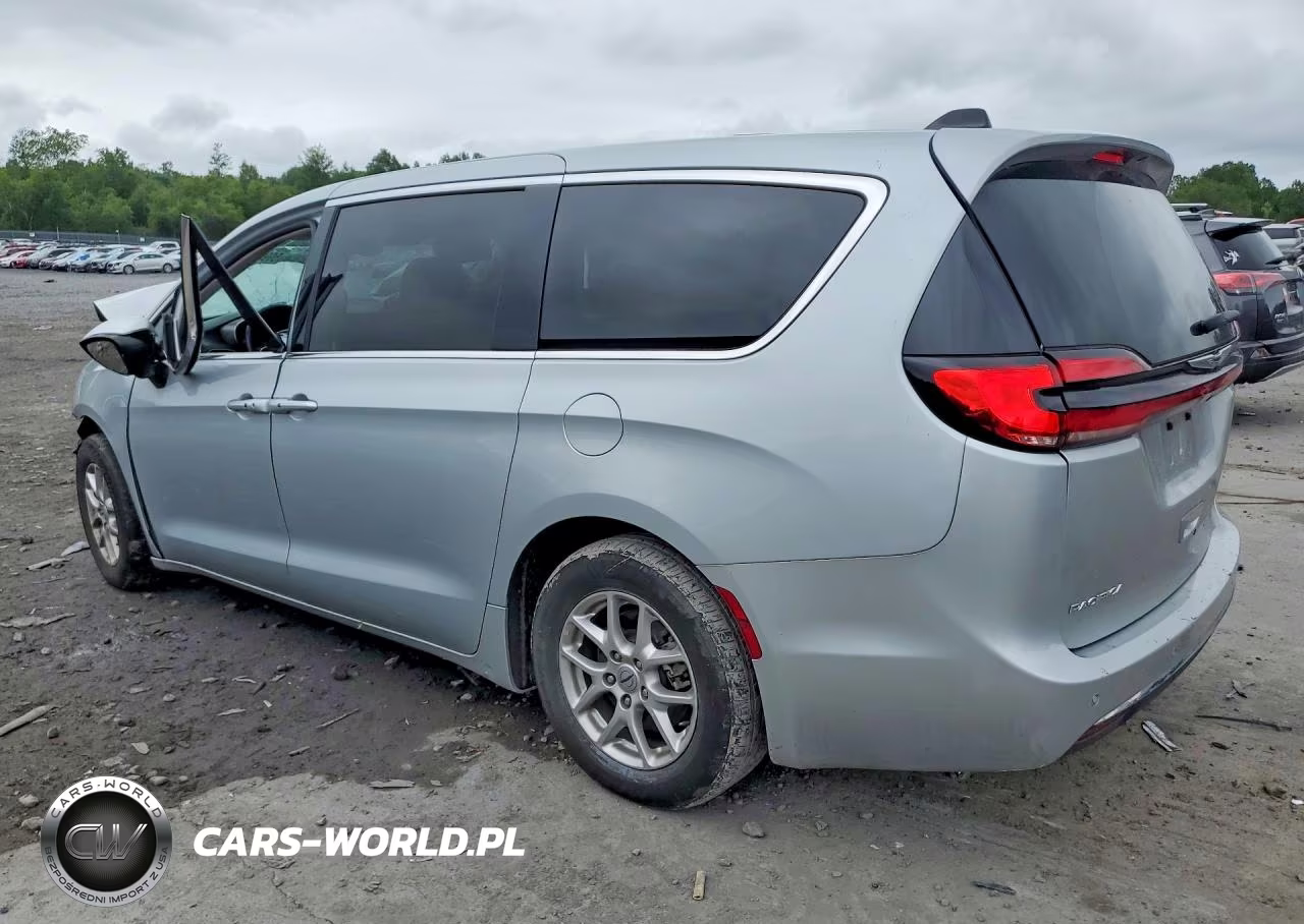 2023 Chrysler Pacifica Touring L VIN:2C4RC1BG8PR594156 - 2