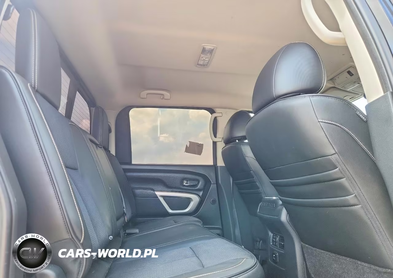 2018 Nissan Titan Xd Pro-4X VIN:1N6BA1F41JN533840 - 10