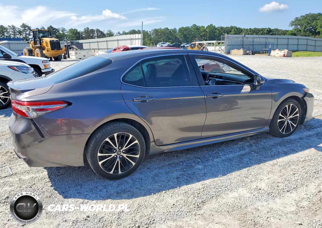 2018 Toyota Camry Se VIN:4T1B11HK9JU040584 - 3