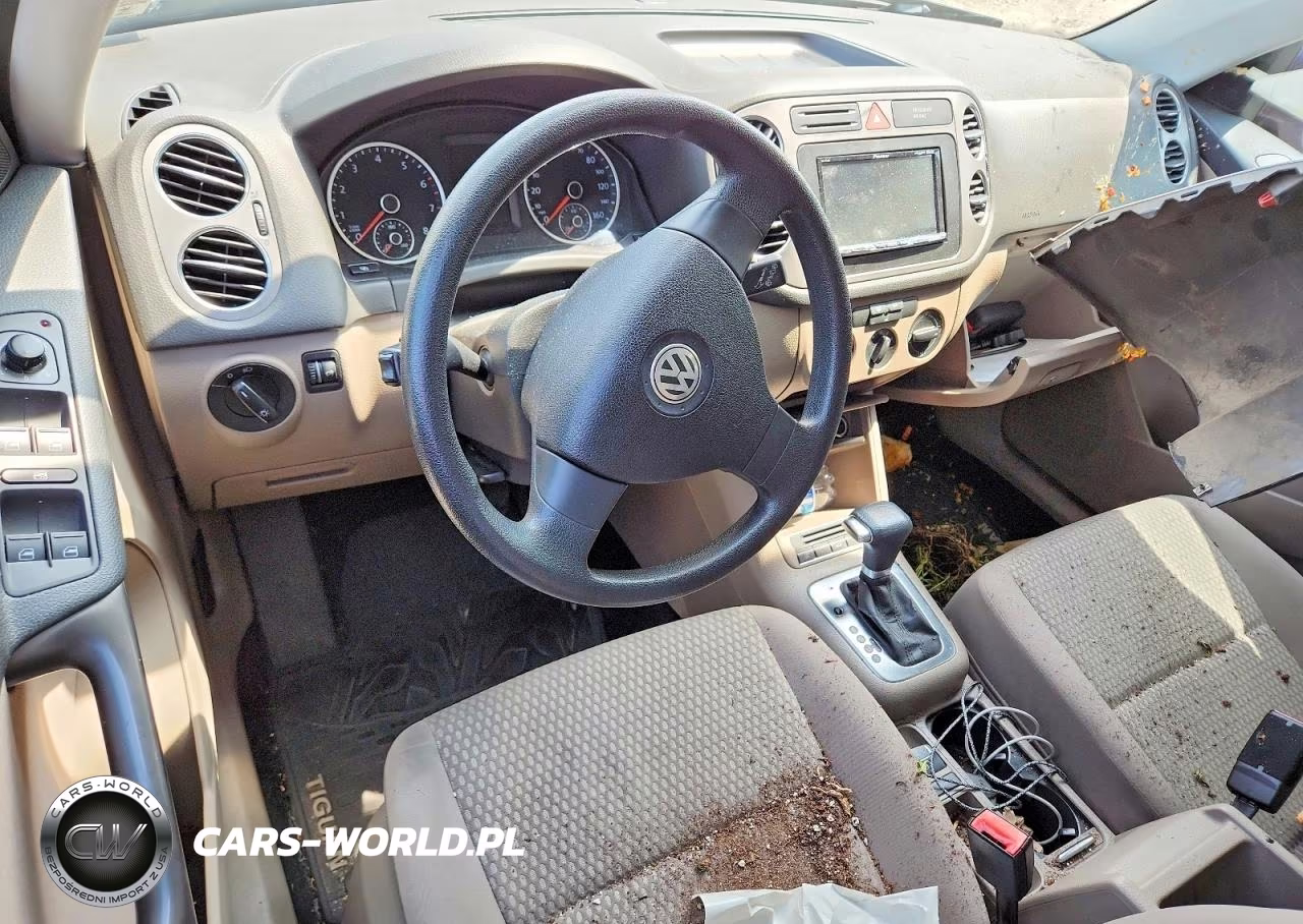 2010 Volkswagen Tiguan S VIN:WVGAV7AX2AW511469 - 8