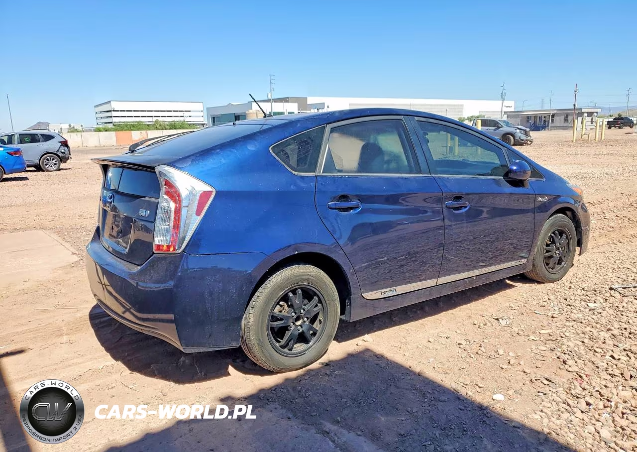 2013 Toyota Prius Two VIN:JTDKN3DU2D1723177 - 3