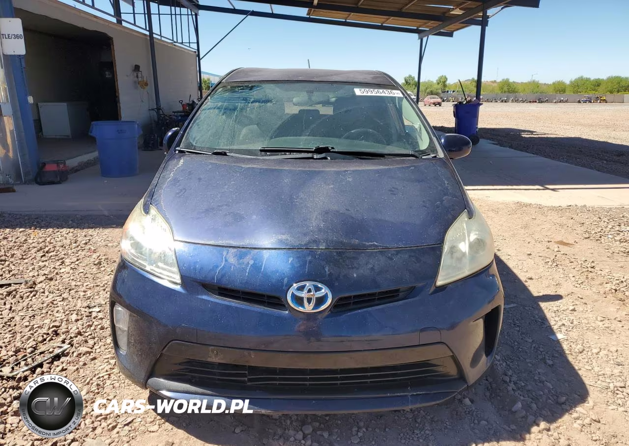2013 Toyota Prius Two VIN:JTDKN3DU2D1723177 - 5