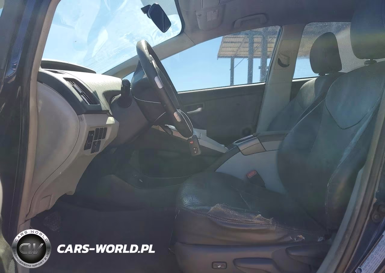 2013 Toyota Prius Two VIN:JTDKN3DU2D1723177 - 7