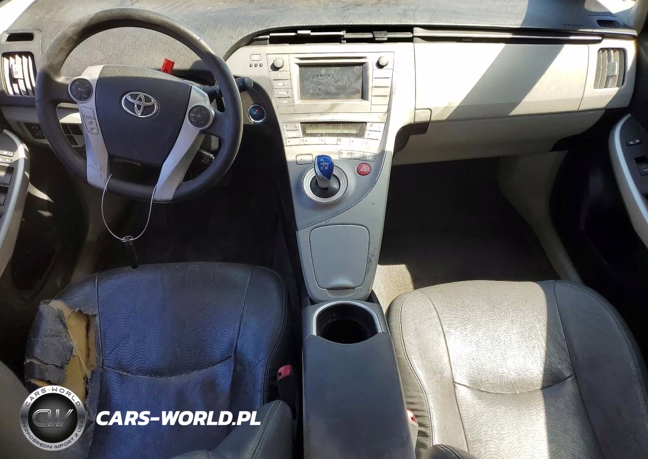 2013 Toyota Prius Two VIN:JTDKN3DU2D1723177 - 8