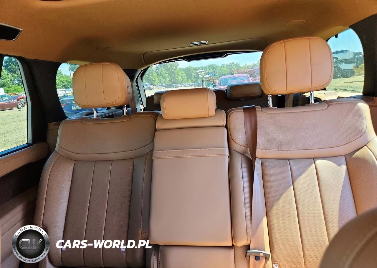 2025 Land Rover Range Rover Se VIN:SALKPBFU1SA296047 - 10