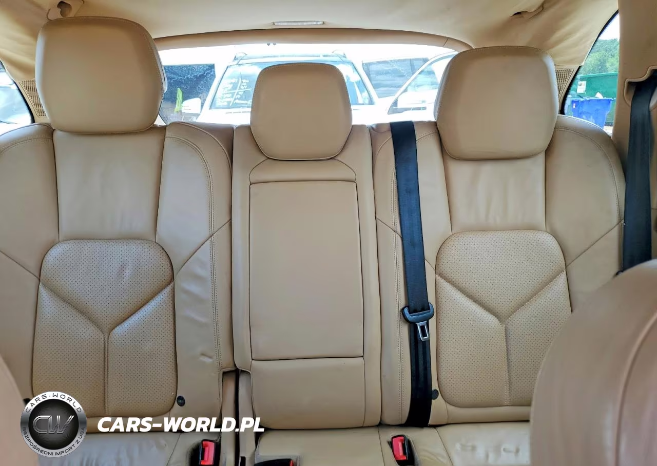 2012 Porsche Cayenne VIN:WP1AA2A21CLA11619 - 10