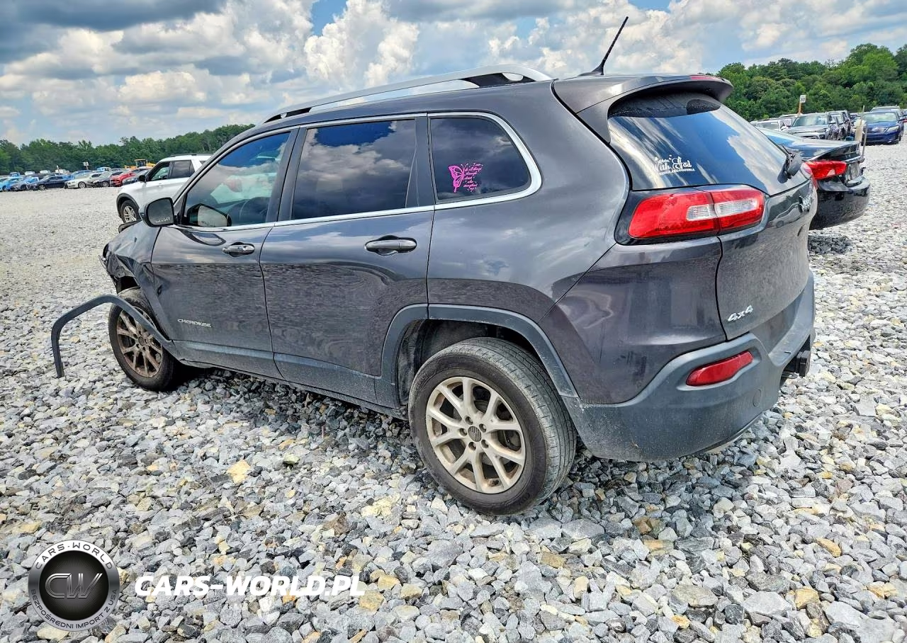 2015 Jeep Cherokee Latitude VIN:1C4PJMCS3FW749882 - 2