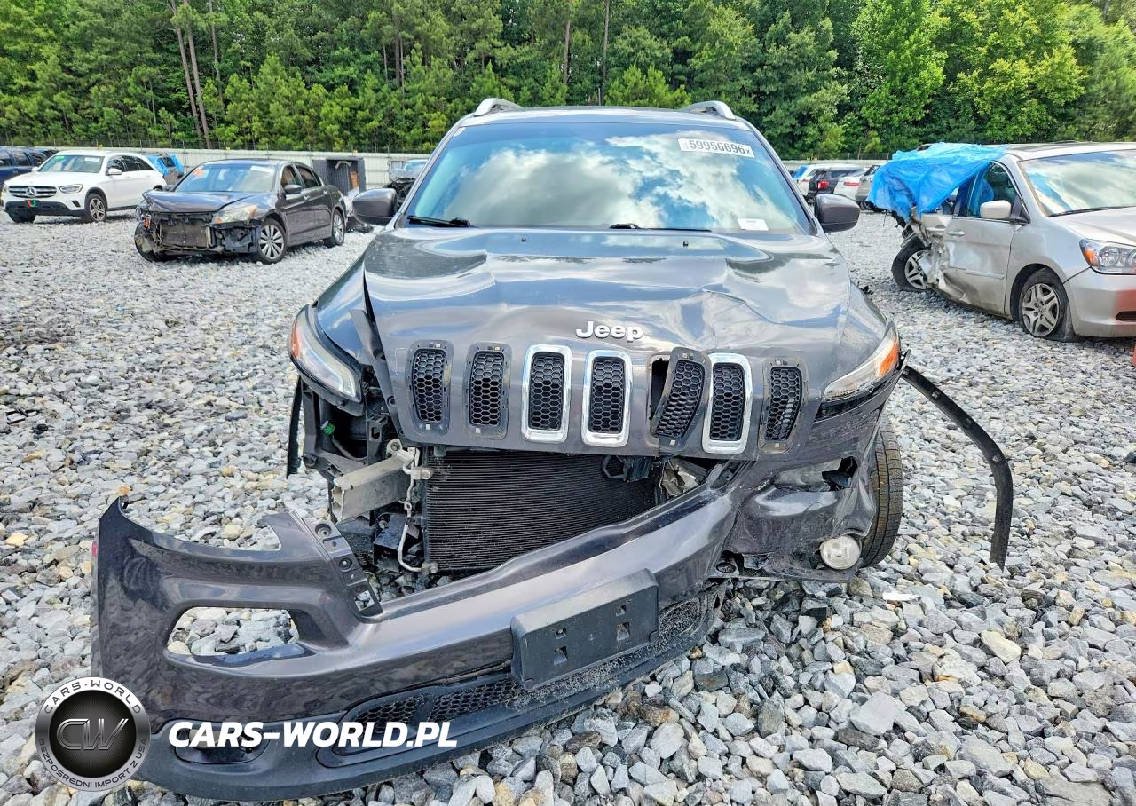 2015 Jeep Cherokee Latitude VIN:1C4PJMCS3FW749882 - 5