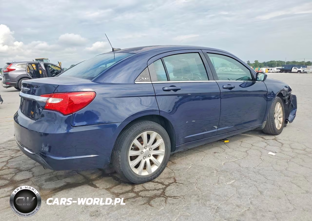 2013 Chrysler 200 Touring VIN:1C3CCBBB8DN629436 - 3