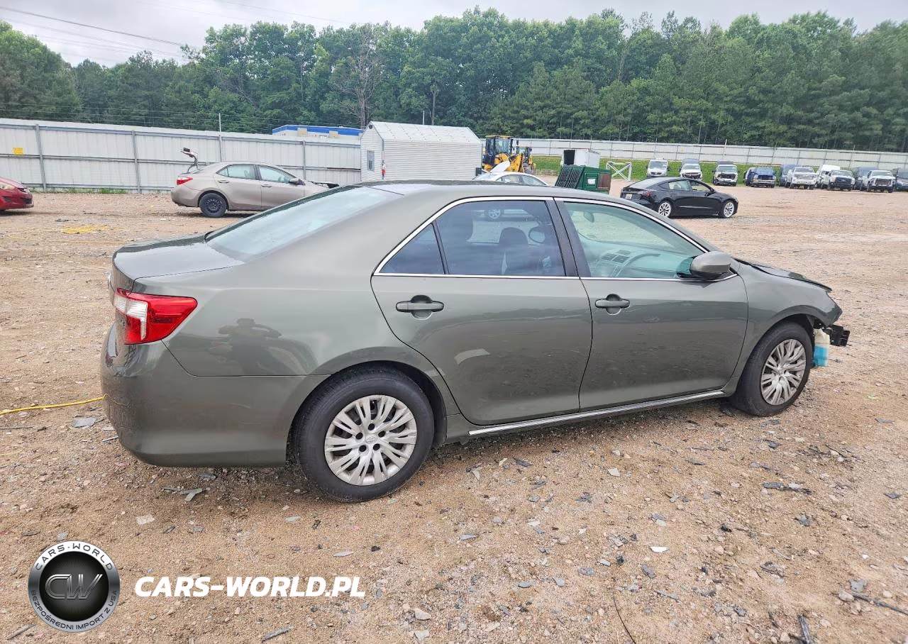 2014 Toyota Camry Le VIN:4T4BF1FK3ER402490 - 3
