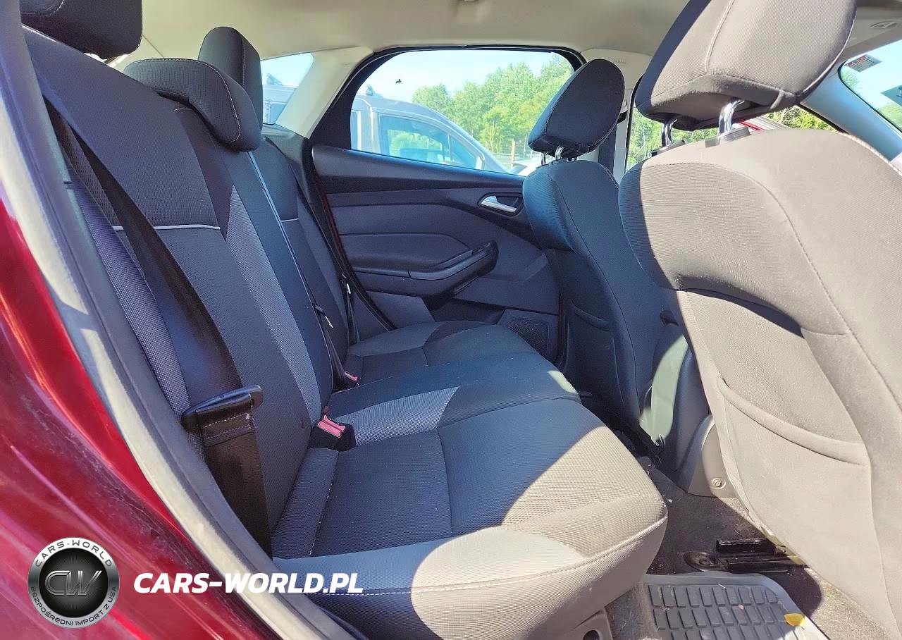 2014 Ford Focus Se VIN:1FADP3K28EL377703 - 10