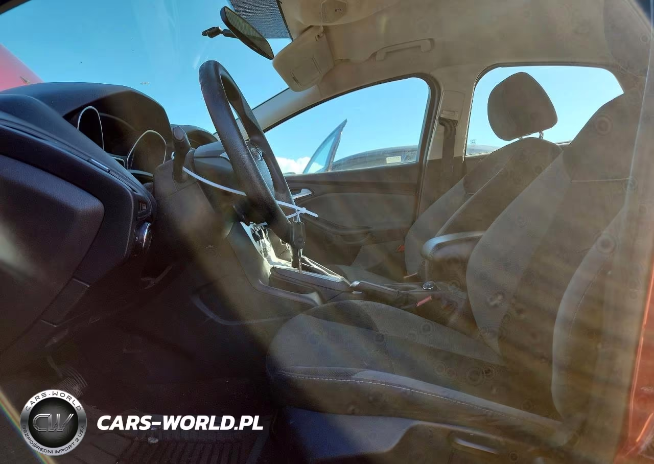 2014 Ford Focus Se VIN:1FADP3K28EL377703 - 7