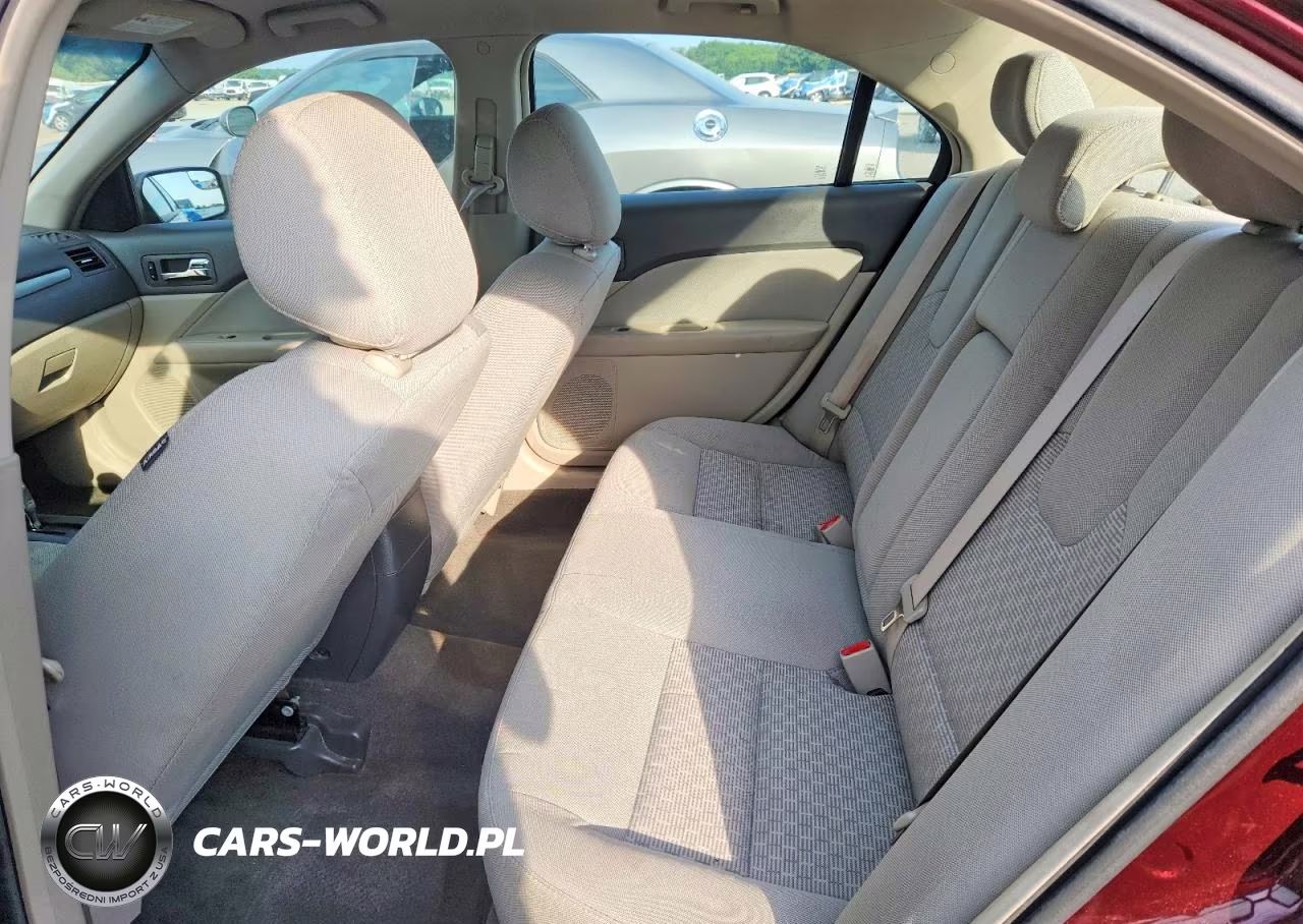 2011 Ford Fusion S VIN:3FAHP0GA0BR131144 - 10