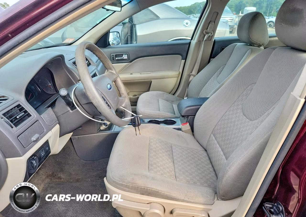 2011 Ford Fusion S VIN:3FAHP0GA0BR131144 - 7