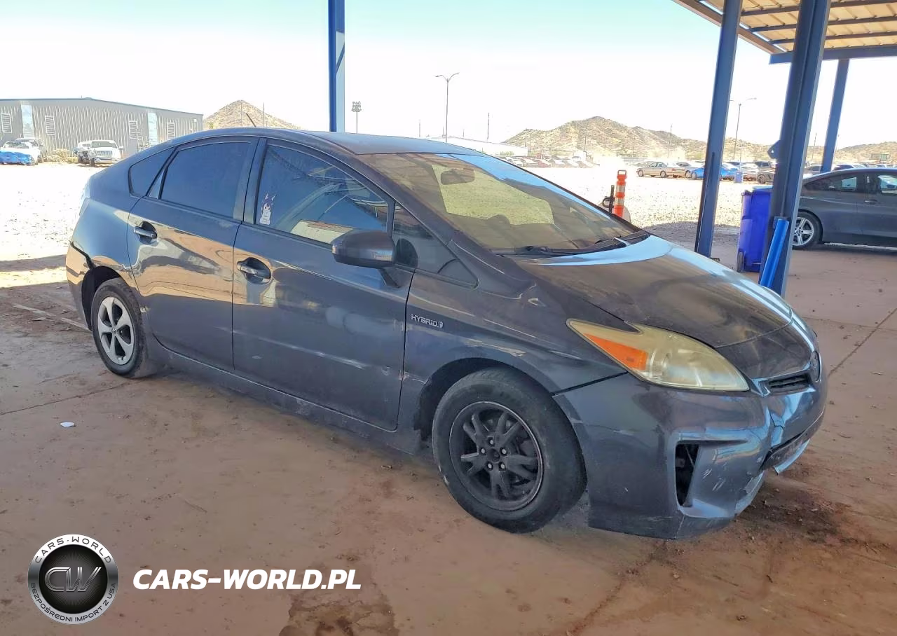 2014 Toyota Prius Two VIN:JTDKN3DU0E1749665 - 4