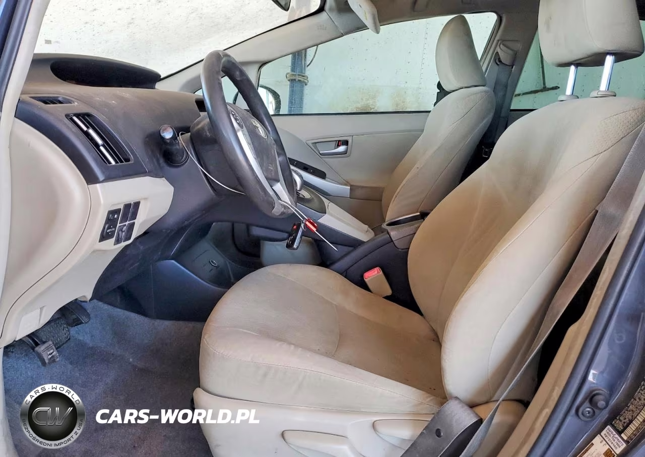 2014 Toyota Prius Two VIN:JTDKN3DU0E1749665 - 7