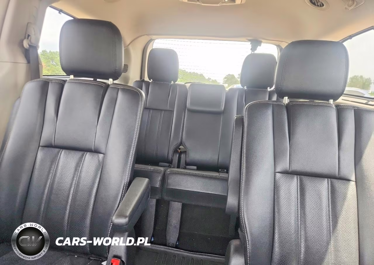 2015 Chrysler Town & Country Touring L VIN:2C4RC1CG4FR630566 - 10