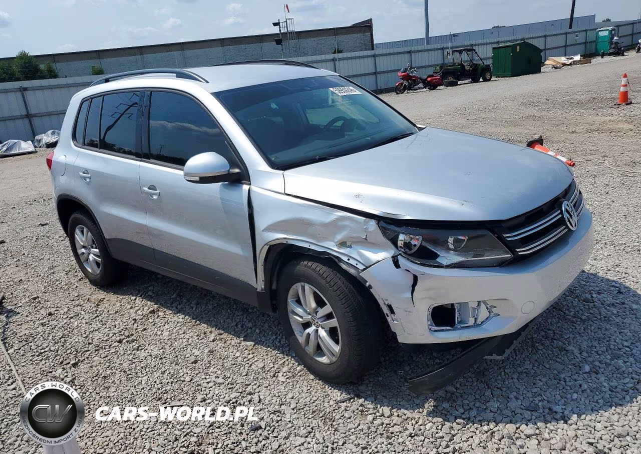 2017 Volkswagen Tiguan S VIN:WVGAV7AX0HK026555 - 4