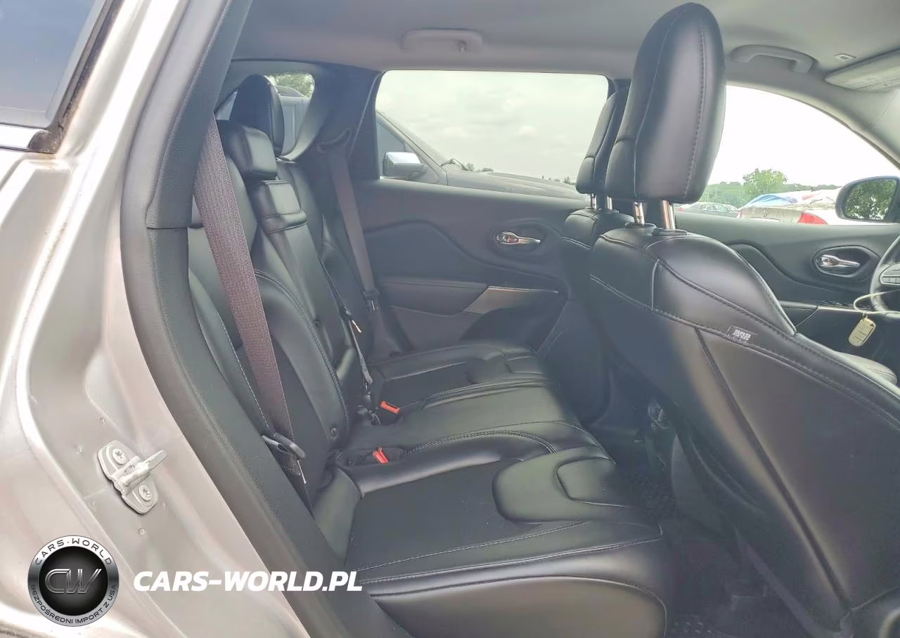 2019 Jeep Cherokee Latitude Plus VIN:1C4PJLLBXKD265644 - 11