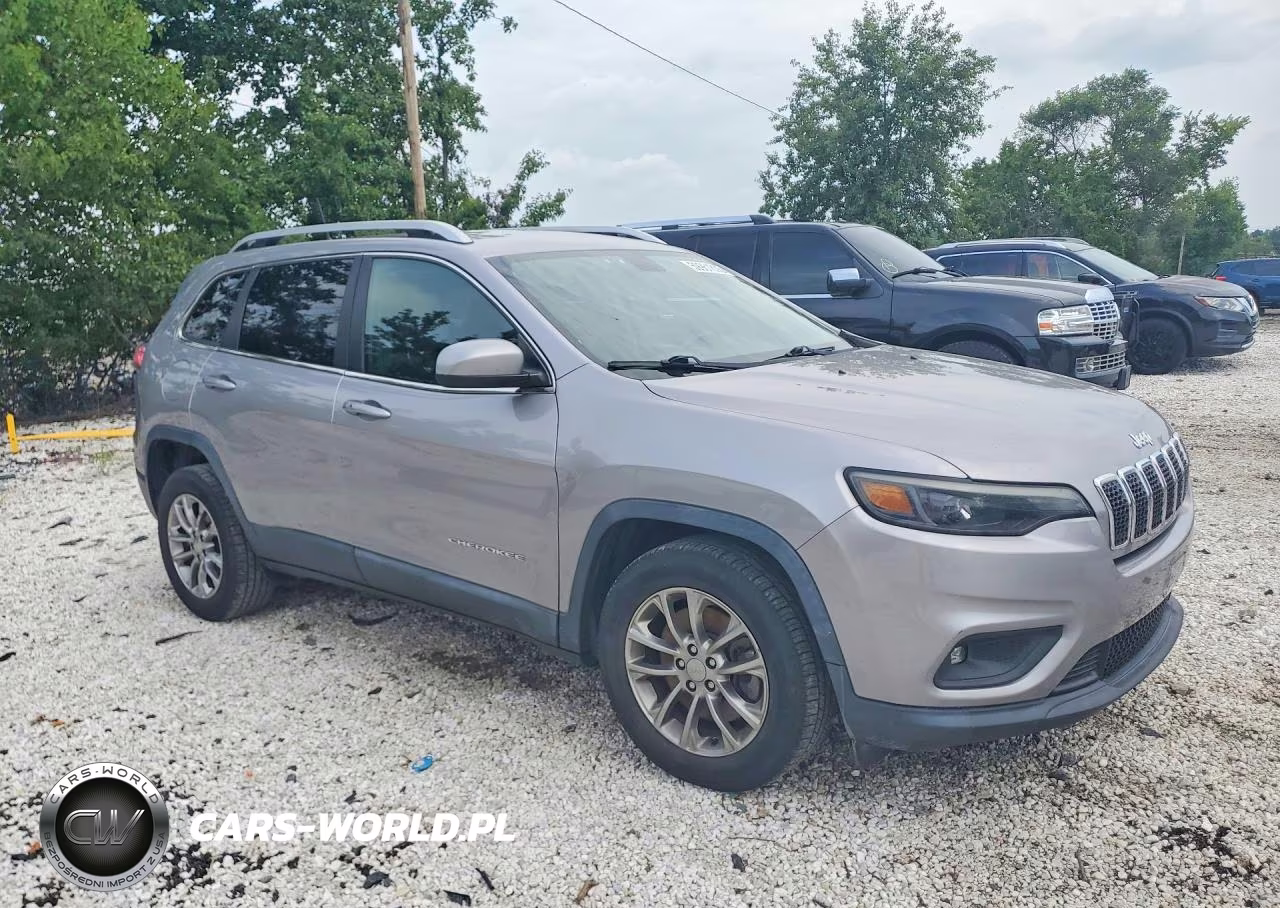 2019 Jeep Cherokee Latitude Plus VIN:1C4PJLLBXKD265644 - 4