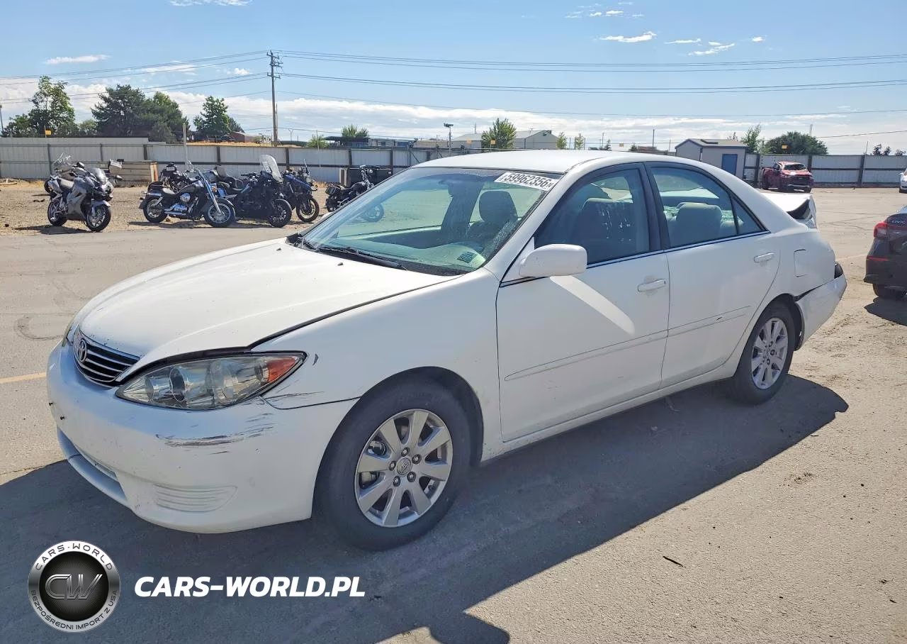 2005 Toyota Camry Le V6 – zdjęcie 1 z 12