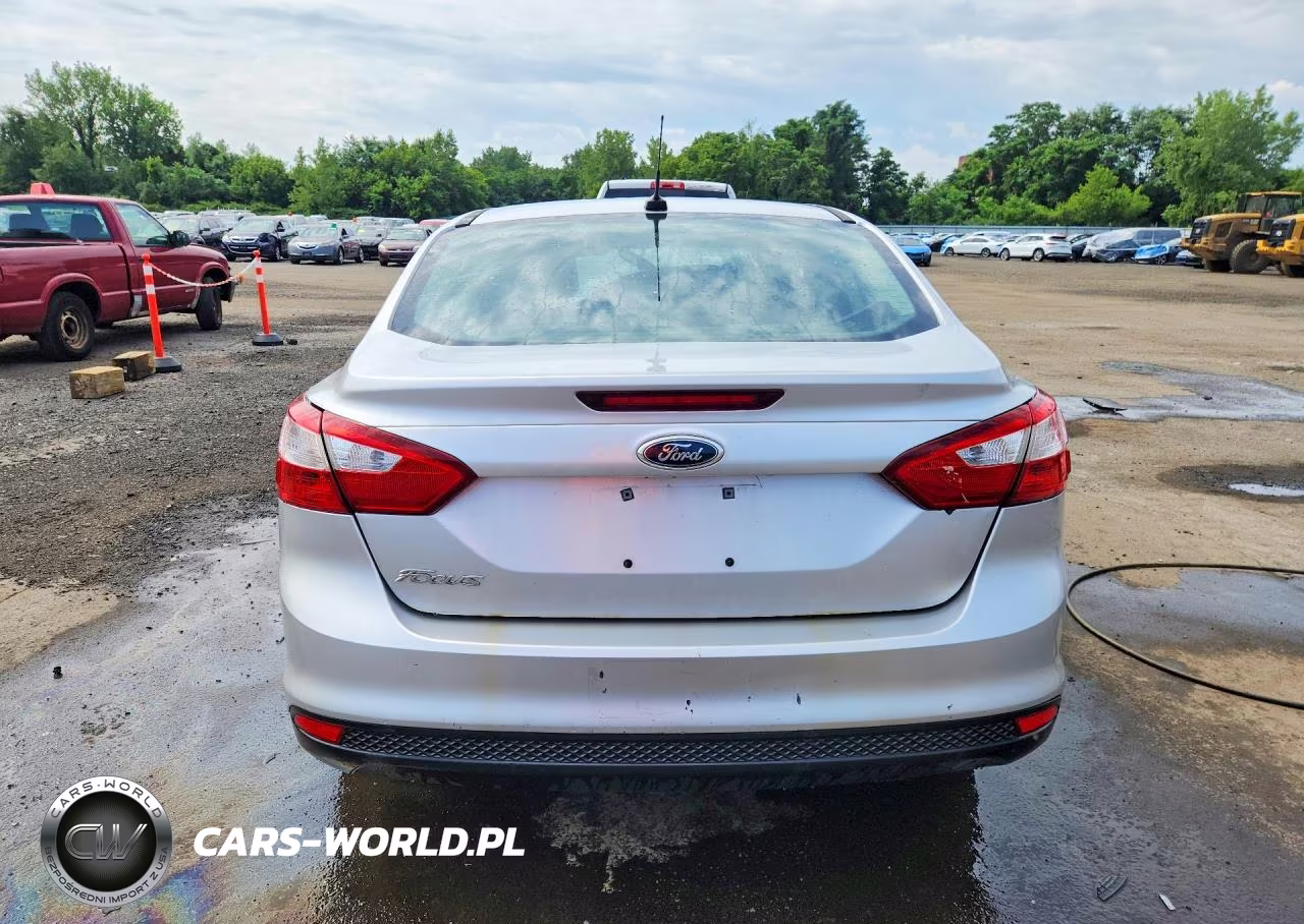 2012 Ford Focus S VIN:1FAHP3E21CL374541 - 6