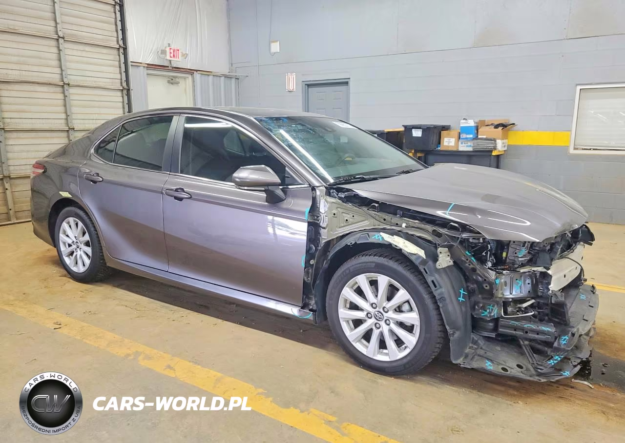 2019 Toyota Camry Le VIN:4T1B11HK3KU814314 - 4