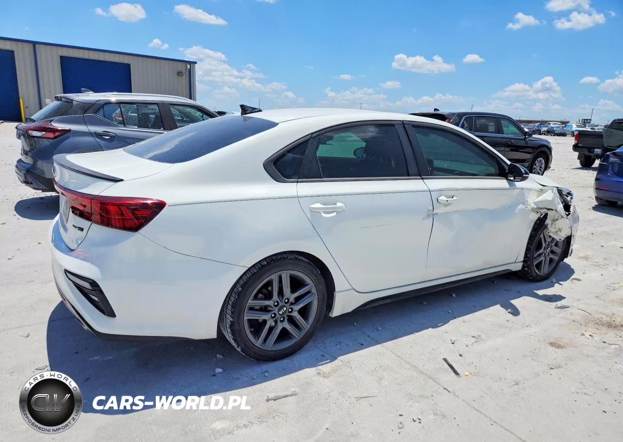 2020 Kia Forte Gt Line VIN:3KPF34AD5LE240554 - 3