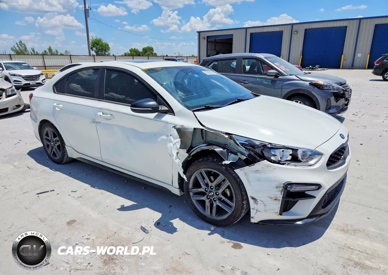 2020 Kia Forte Gt Line VIN:3KPF34AD5LE240554 - 4
