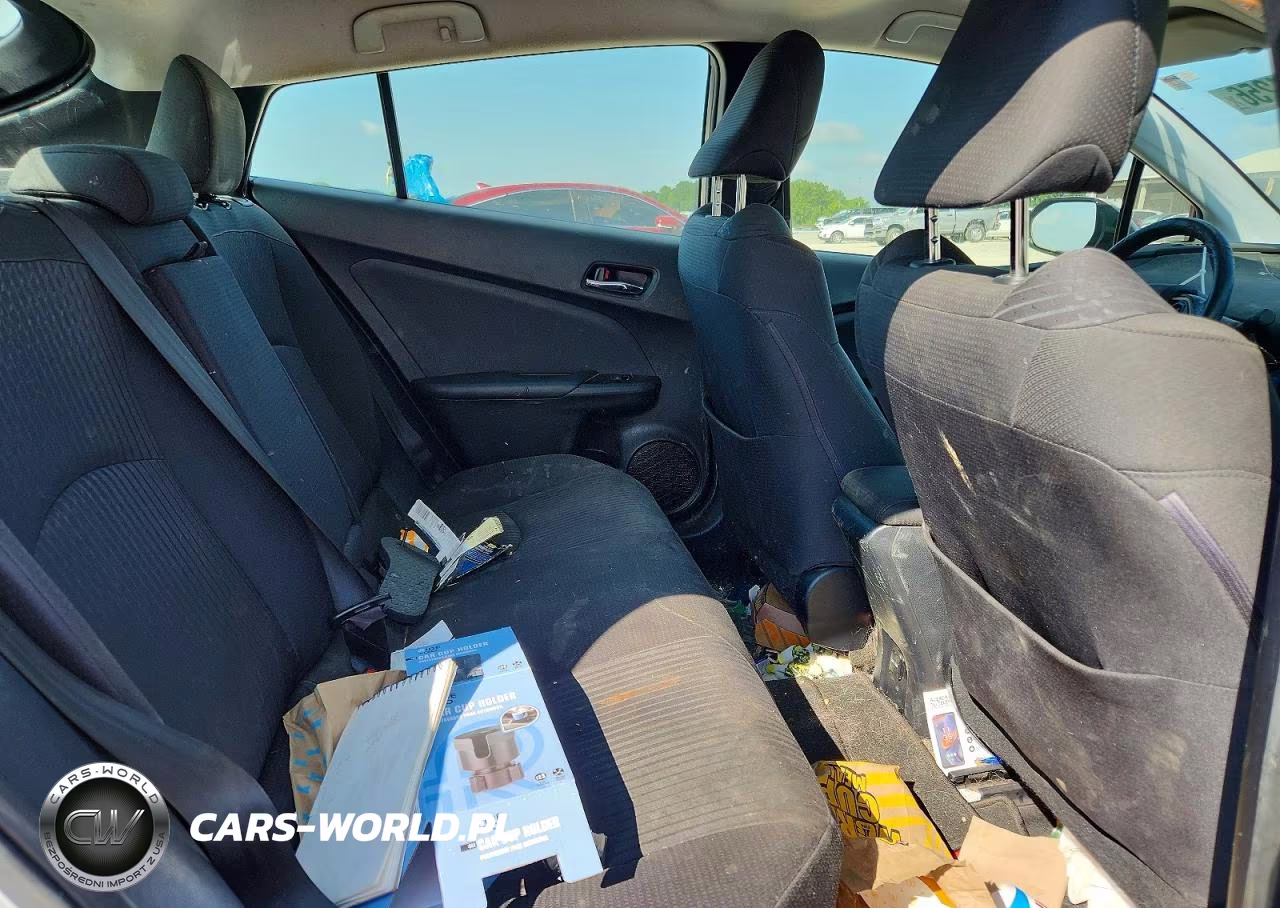 2016 Toyota Prius Three VIN:JTDKARFU1G3013692 - 10