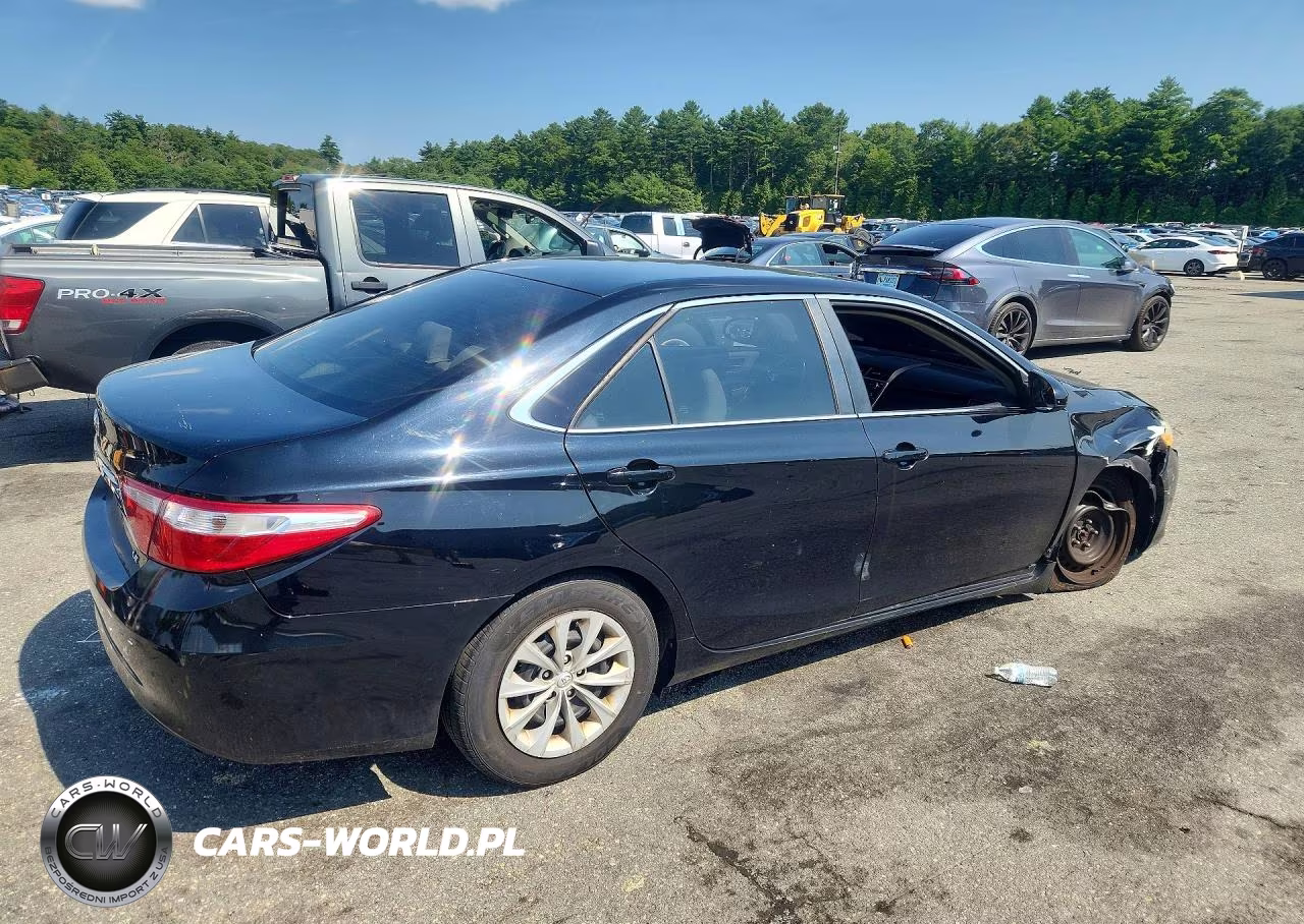 2015 Toyota Camry Le VIN:4T4BF1FK0FR499018 - 3