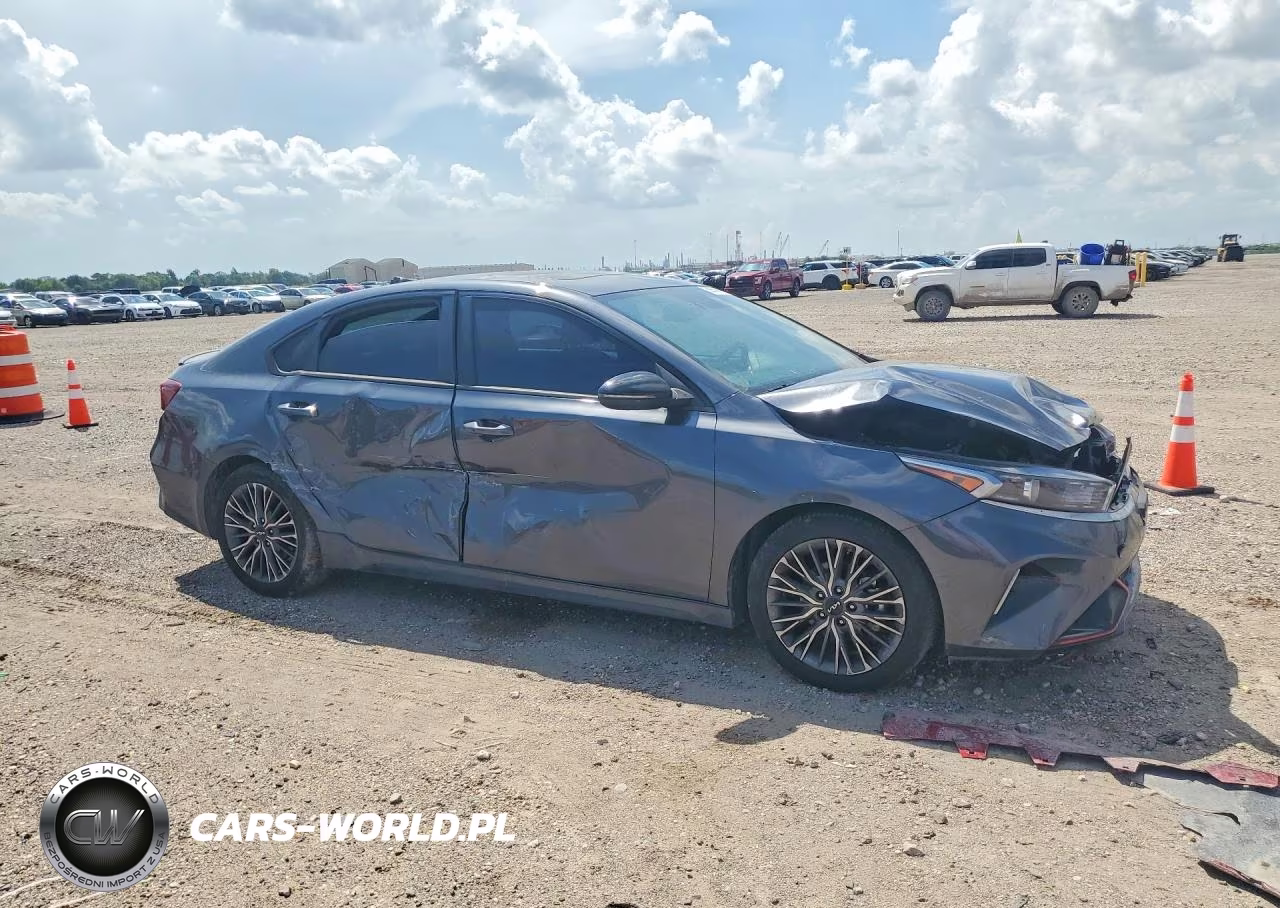 2023 Kia Forte Gt Line VIN:3KPF54AD7PE662857 - 4