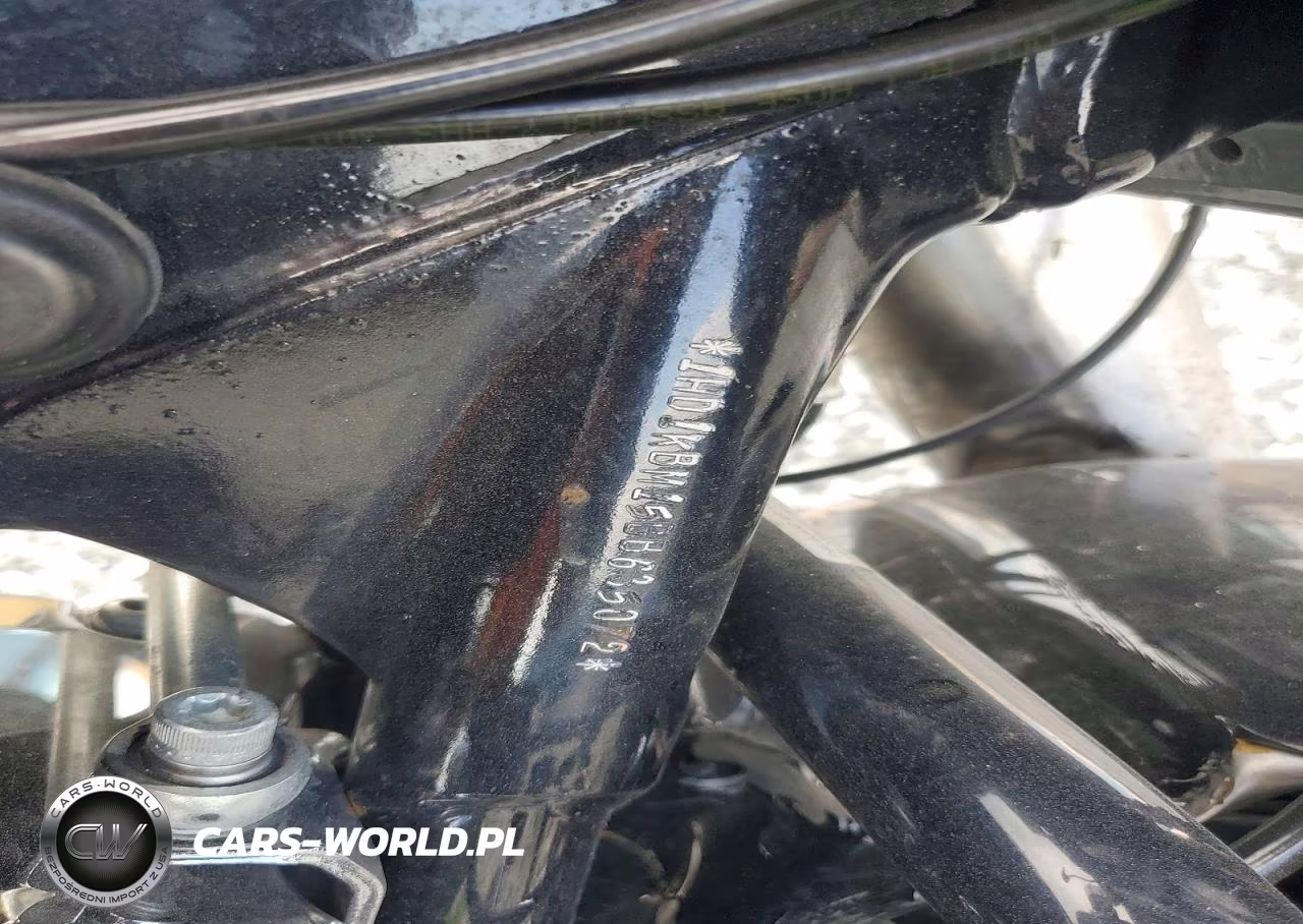 2011 Harley-Davidson Flhx VIN:1HD1KBM15BB635072 - 10